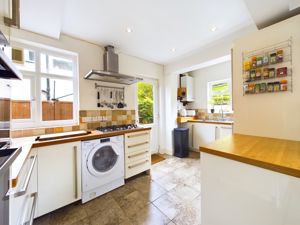 KITCHEN- click for photo gallery